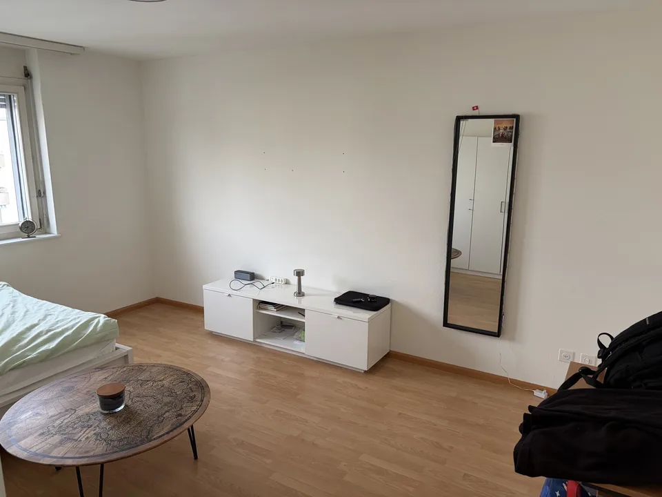 Zimmer zu vermieten 1 Monat.