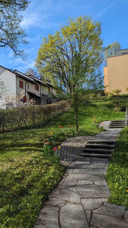 4.5-Zimmer-Wohnung im Grünen mit Top-Anbindung