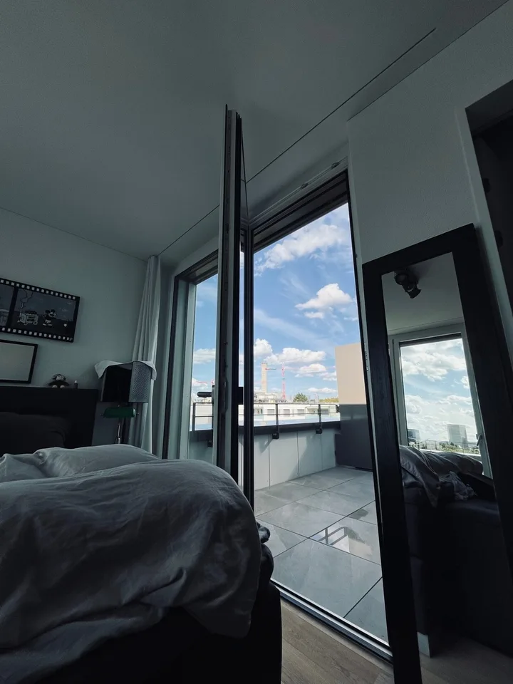 Möbliertes Zimmer in Dachgeschosswohnung (zum Untervermieten) Eigenes Badezimmer & 3 Terrassen | Zürich