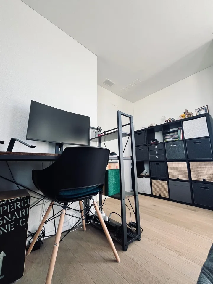 Möbliertes Zimmer in Dachgeschosswohnung (zum Untervermieten) Eigenes Badezimmer & 3 Terrassen | Zürich