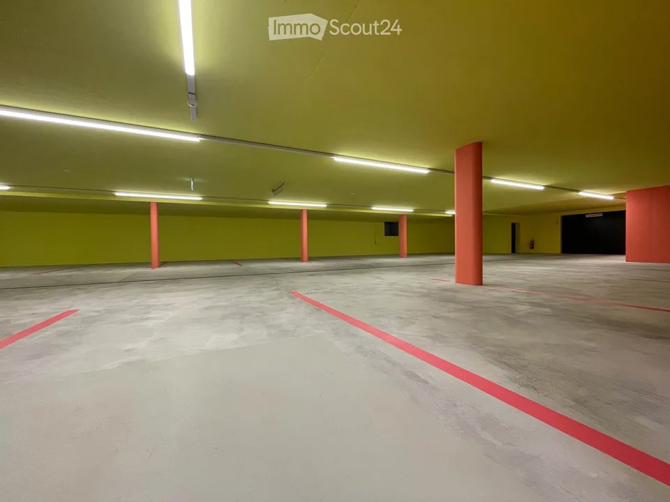 Premier location : appartement 3,5 pièces de haute qualité avec loggia à Frenkendorf