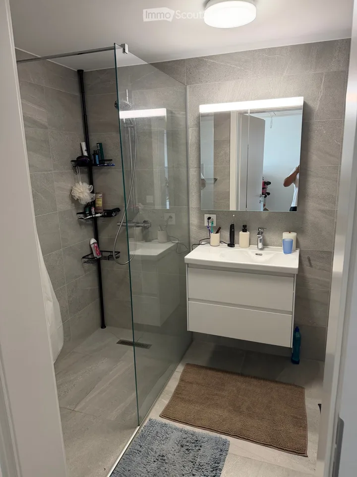 Übernahme des Mietvertrags, 2,5 Zimmer neu mit Panoramablick, 23. Etage