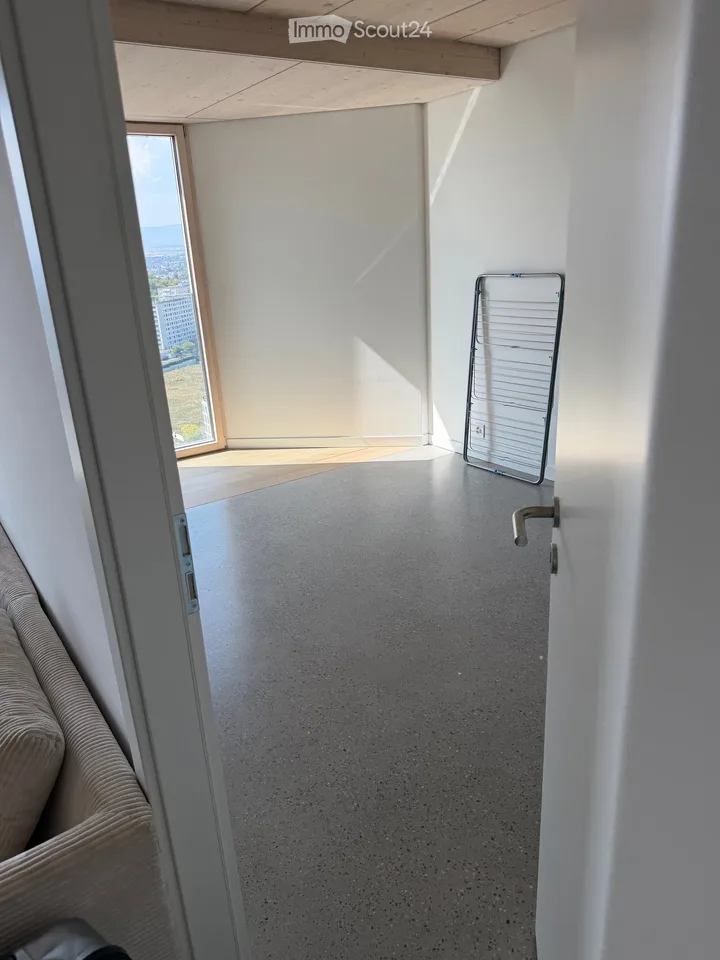Übernahme des Mietvertrags, 2,5 Zimmer neu mit Panoramablick, 23. Etage