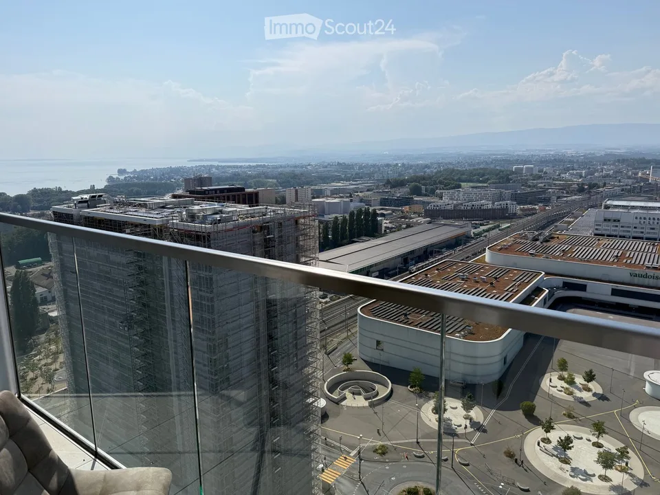 Übernahme des Mietvertrags, 2,5 Zimmer neu mit Panoramablick, 23. Etage