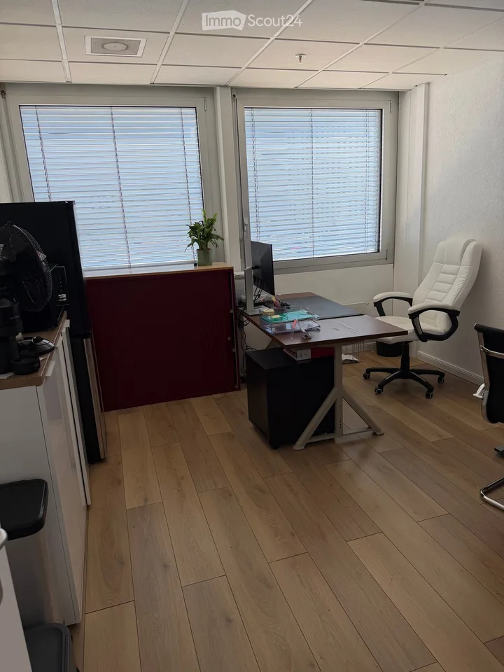 Modern 4-room office in Renens
