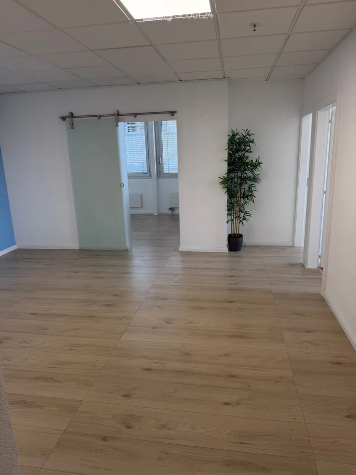 Modern 4-room office in Renens