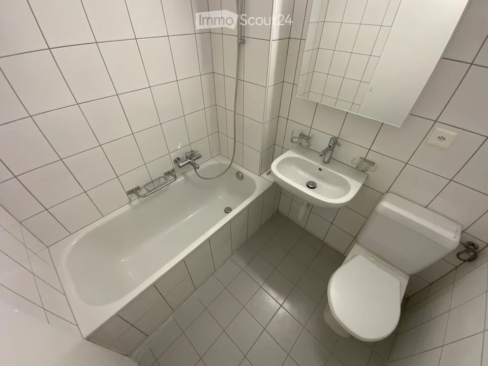 Wohnung mit 3 Zimmern renoviert