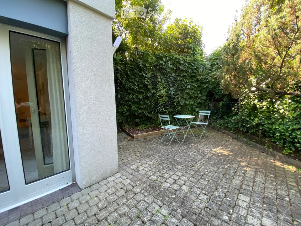 Bel appartement studio meublé à louer