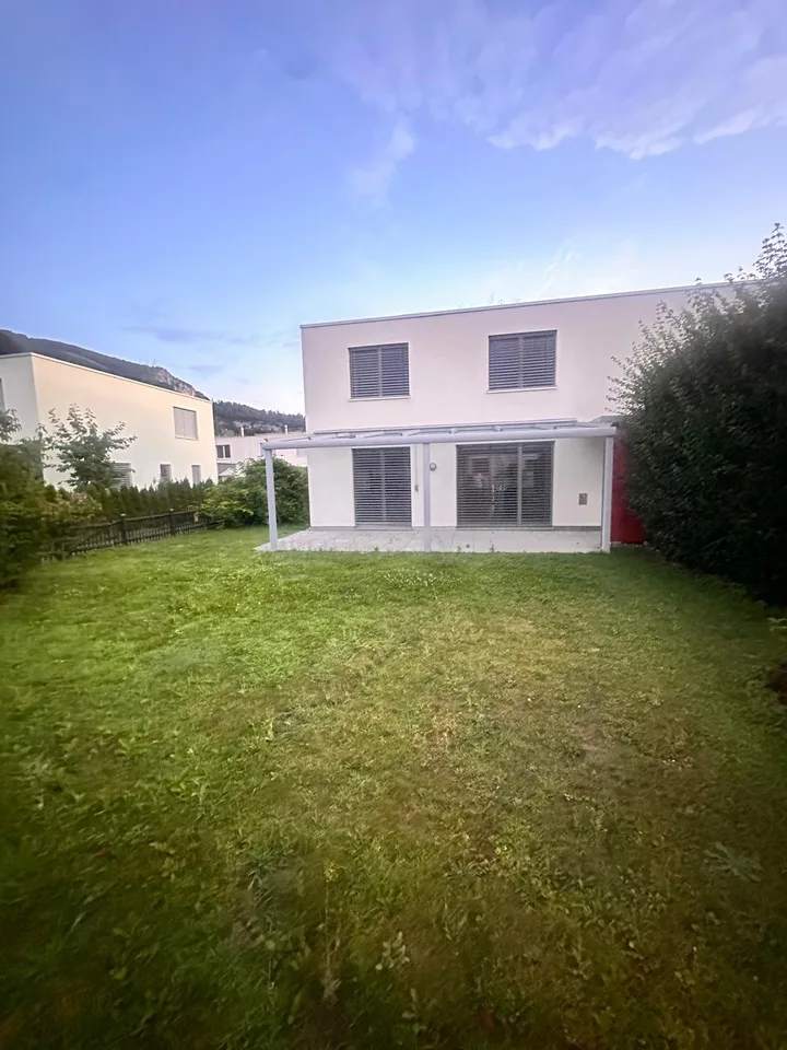 La tua nuova casa a Leuenfeld Oensingen - Casa a schiera di 5 locali disponibile immediatamente