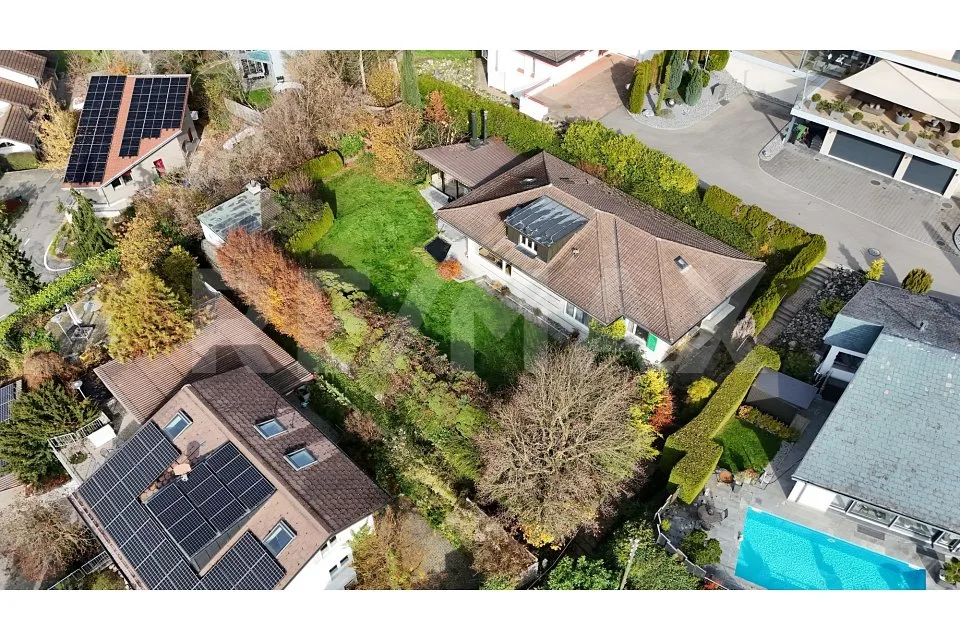 Bauland, 1'343 m², Bauzone W2A, Villen-Hanglage, unverbaubare Weitsicht, nahe A1 und Aarau – Foto 4 von 9