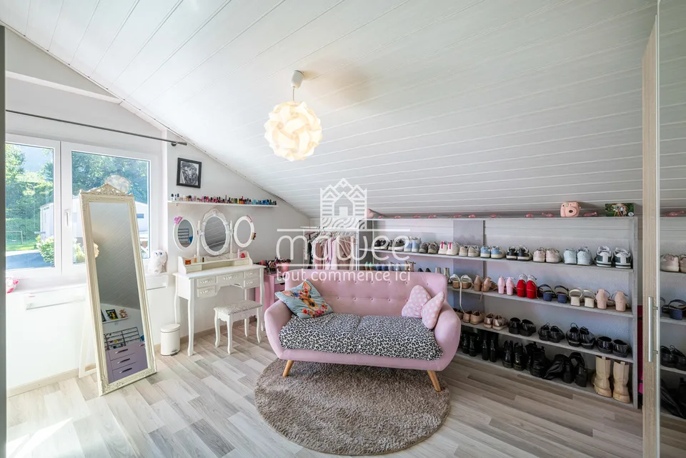 Einzelvilla mit 4 Schlafzimmern und großzügigem Keller! – Foto 9 von 26