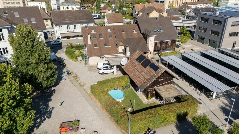 Casa residenziale e commerciale nel centro di Schöftland - possibilità di utilizzo polivalenti – foto 3 di 12