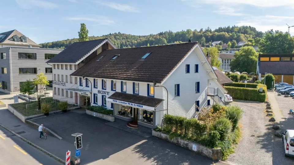 Casa residenziale e commerciale nel centro di Schöftland - possibilità di utilizzo polivalenti – foto 2 di 12