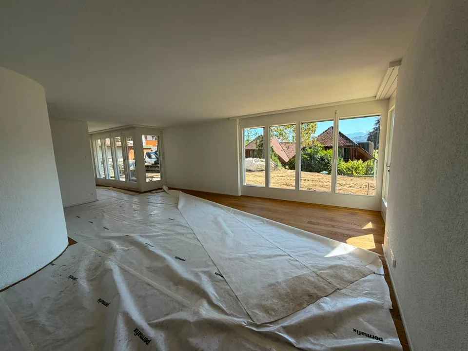 Exklusiv saniertes Einfamilienhaus mit hochwertiger Ausstattung – Foto 3 von 27