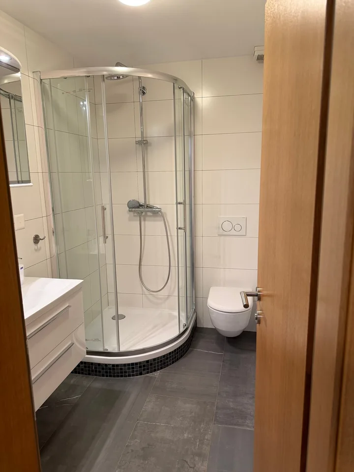 To share – professional premises in Estavayer-le-Lac, 500.- /month, to be discussed – photo 5 of 5