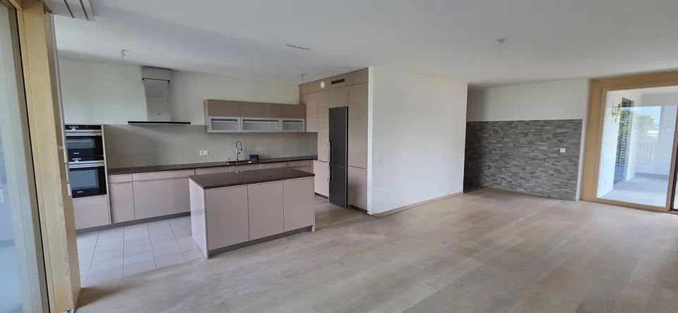Spacieux appartement de 5 pièces avec vue et balcon à Meyrin – photo 4 sur 10