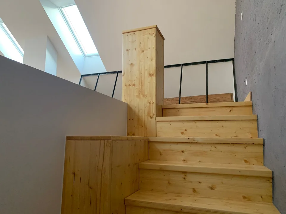 Appartamento duplex di 4 locali sotto il tetto a Péry