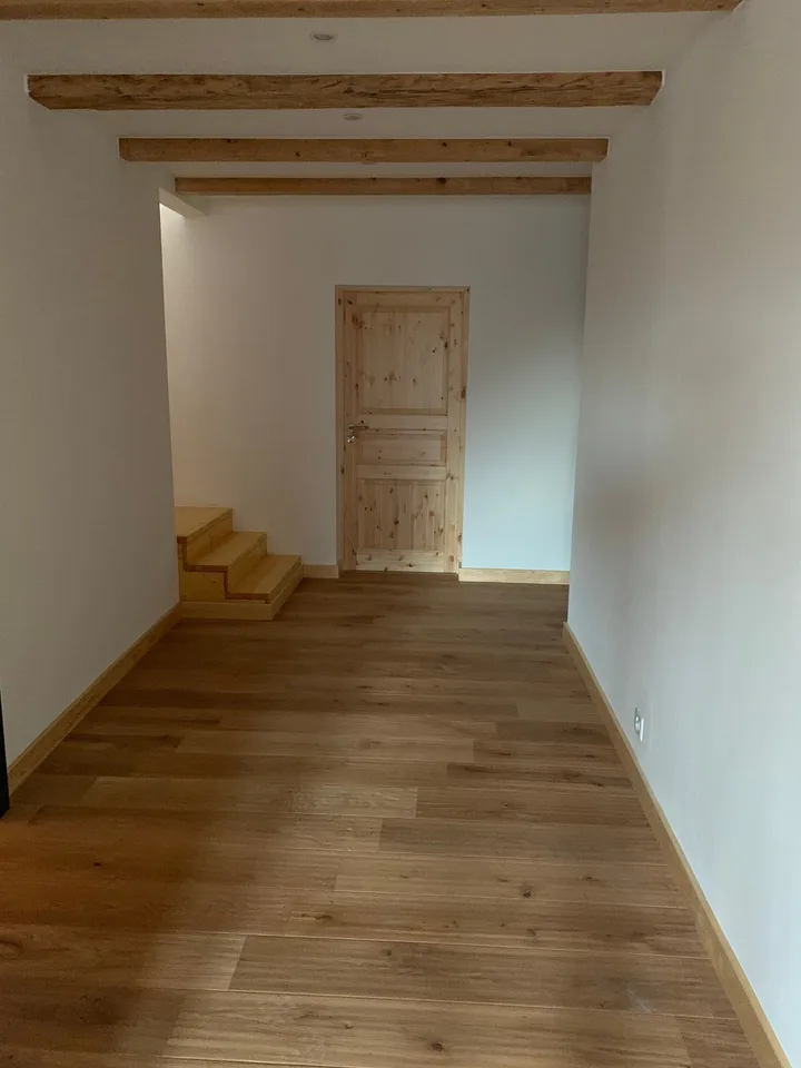 Appartamento duplex di 4 locali sotto il tetto a Péry