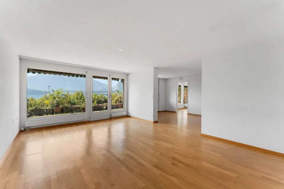 Charmant appartement 3.5 pièces avec terrasse et panorama lacustre de rêve à Oberhofen sur le lac de Thoune – photo 4 sur 12