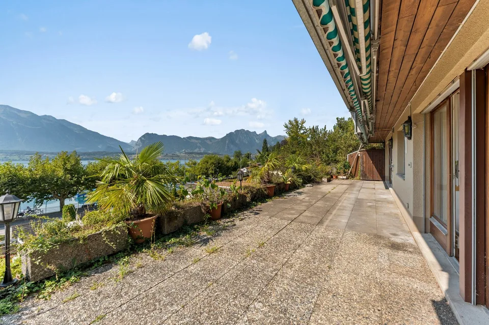 Charmant appartement 3.5 pièces avec terrasse et panorama lacustre de rêve à Oberhofen sur le lac de Thoune – photo 2 sur 12
