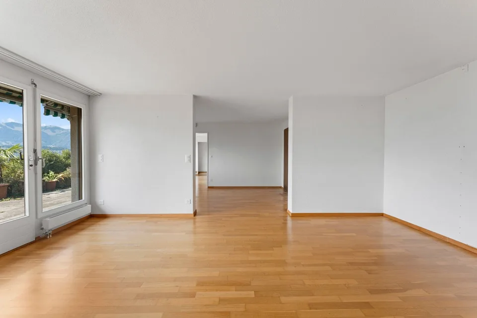 Charmant appartement 3.5 pièces avec terrasse et panorama lacustre de rêve à Oberhofen sur le lac de Thoune – photo 9 sur 12