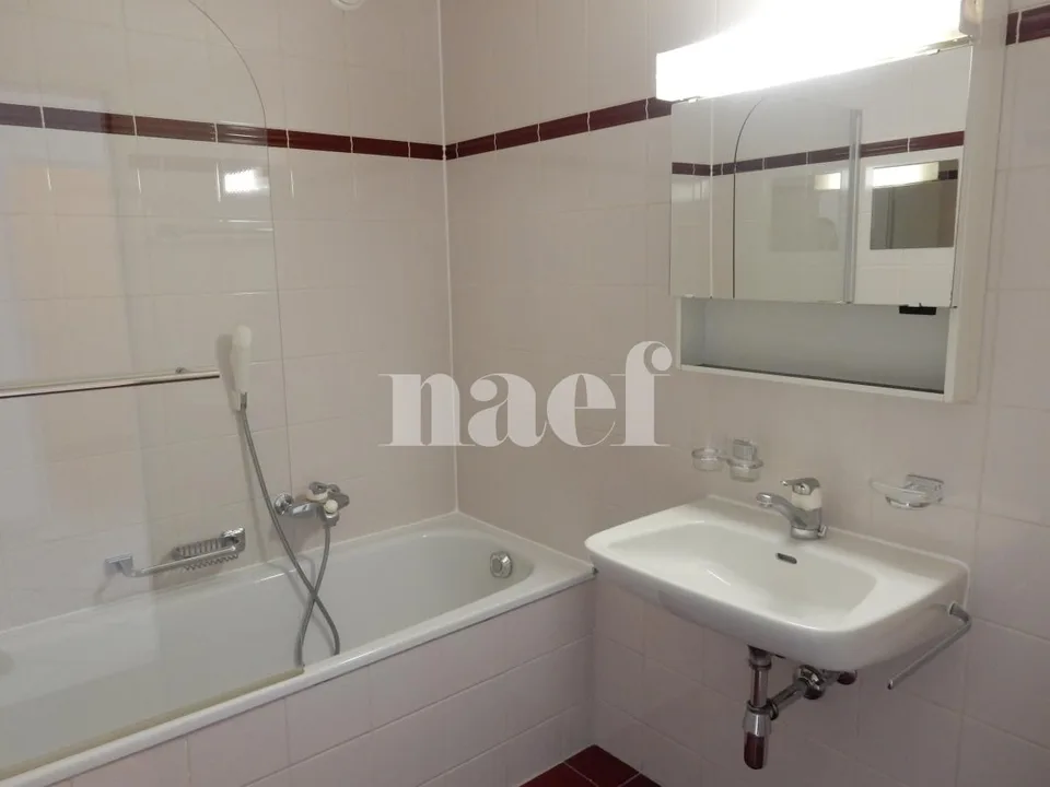 Wohnung mit 4.5 Zimmern im 1. Stock mit Balkon – Foto 17 von 18