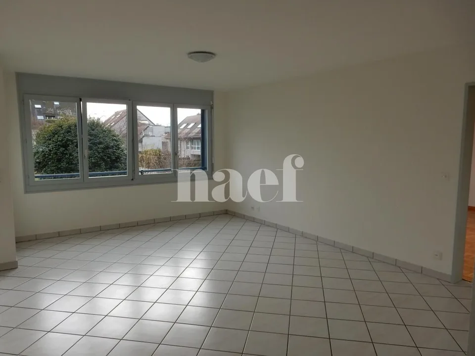 Wohnung mit 4.5 Zimmern im 1. Stock mit Balkon – Foto 14 von 18