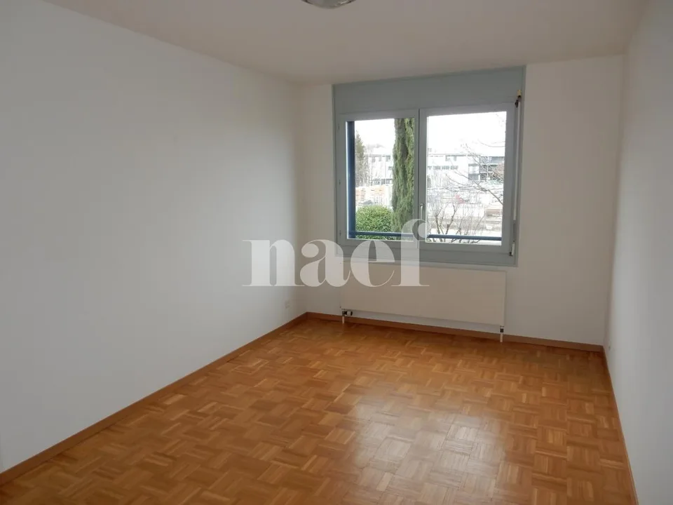Wohnung mit 4.5 Zimmern im 1. Stock mit Balkon – Foto 15 von 18