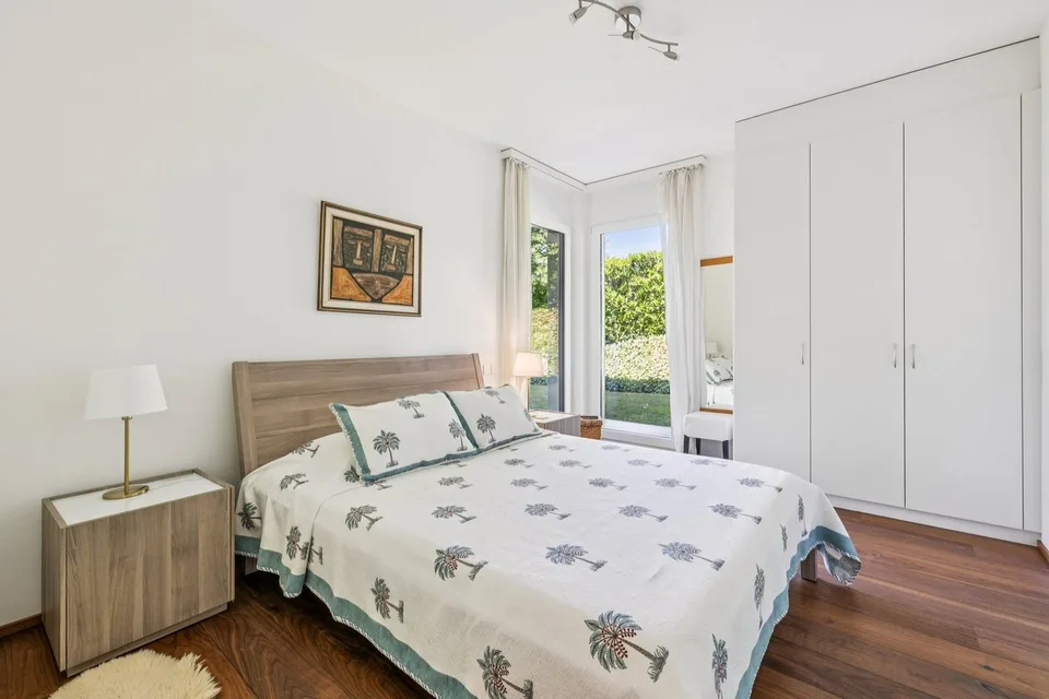 Eine außergewöhnliche Wohnung zwischen Himmel und See – Foto 9 von 13