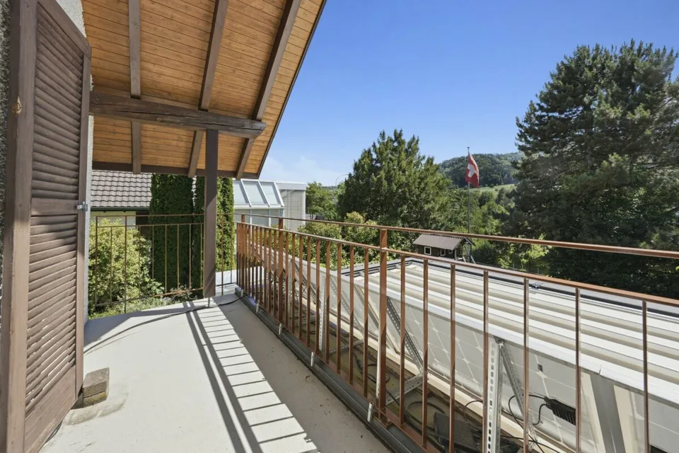 Freistehendes Familienhaus mit Charme, Privatsphäre und sonnigem Gartenparadies – Foto 23 von 30