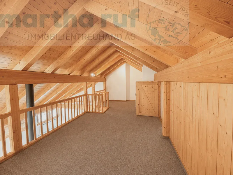 Gemütliche und charaktervolle 3.5- Zimmer Dachwohnung mit Galerie – photo 11 sur 13