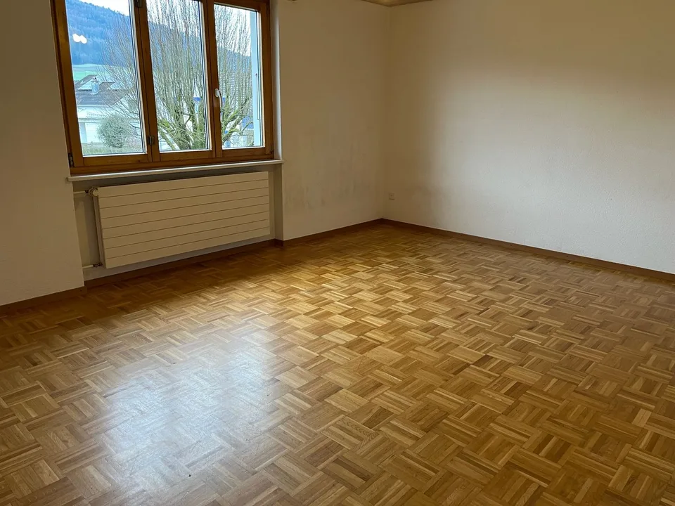 Schönes Appartement-Duplex mit 5,5 Zimmern und 135 m2 Garten in Vicques