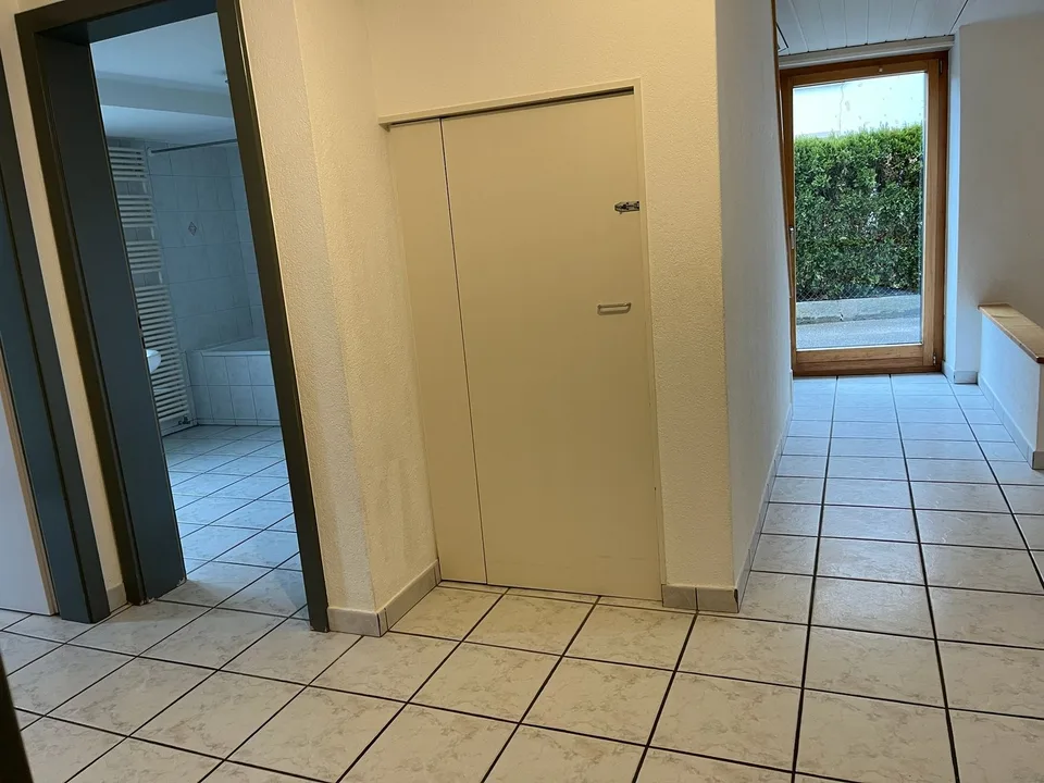 Schönes Appartement-Duplex mit 5,5 Zimmern und 135 m2 Garten in Vicques