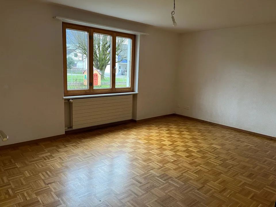 Schönes Appartement-Duplex mit 5,5 Zimmern und 135 m2 Garten in Vicques