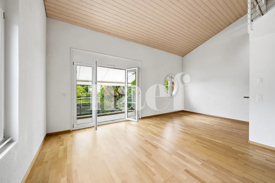 Apartment 4.5 rooms + mezzanine in the heart of Prangins – photo 2 of 12