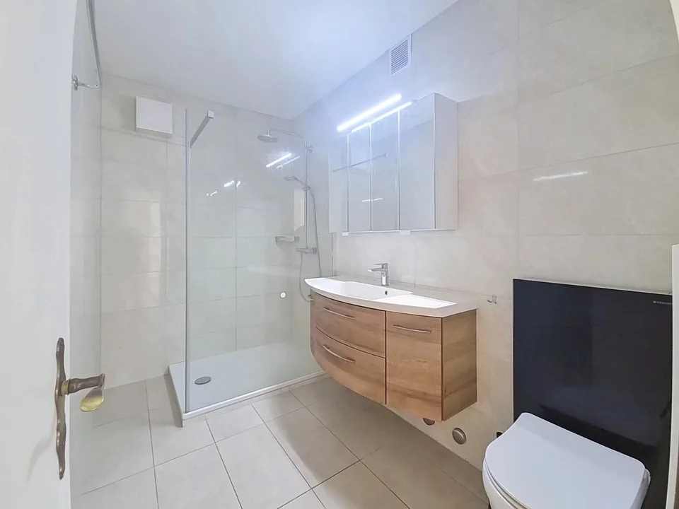 Magnifico appartamento di 3,5 locali a Sierre, vicino al Lago Géronde! – foto 10 di 26