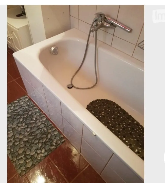 Zu vermieten großes Zimmer 22m2 in Ardon