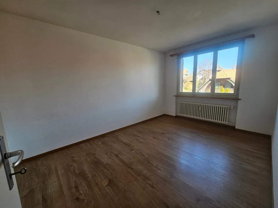 Helle 4.5-Zimmer-Wohnung mit Balkon in Schwarzenburg mieten