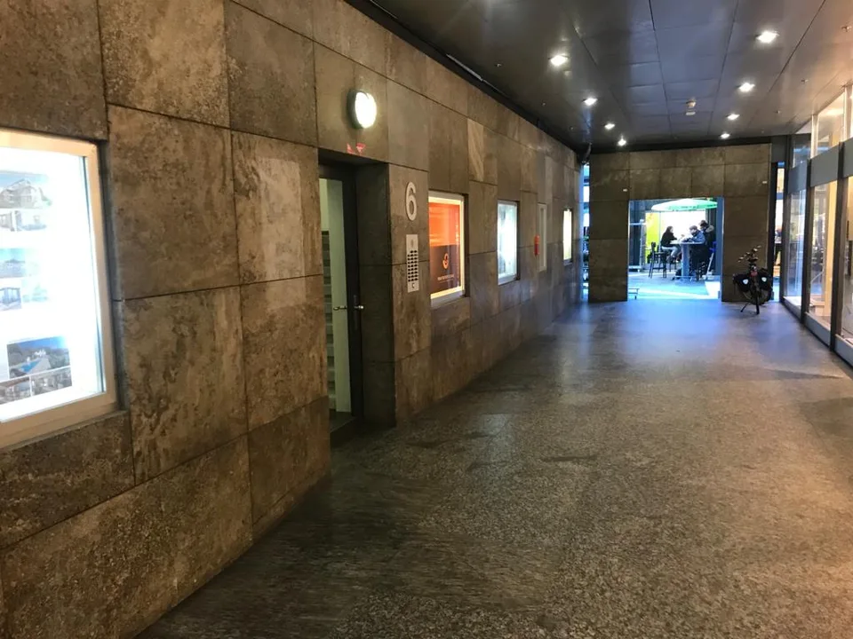 Exklusive 2.5-Zimmer-Wohnung in Zug – Neu renoviert & modern möbliert mit Seesicht.