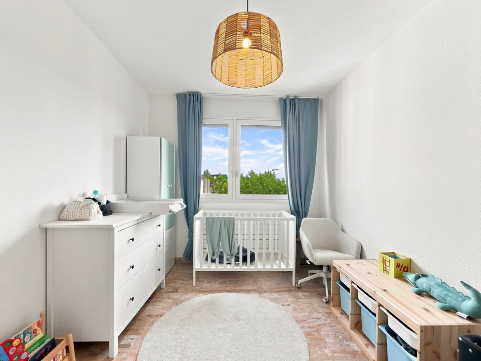 Geräumige 5.5-Zimmer-Familienwohnung mit Balkon und Parkplatz in Carouge