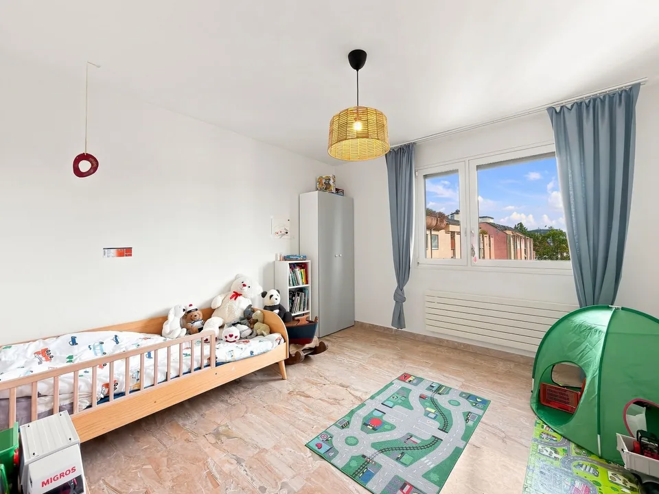Geräumige 5.5-Zimmer-Familienwohnung mit Balkon und Parkplatz in Carouge