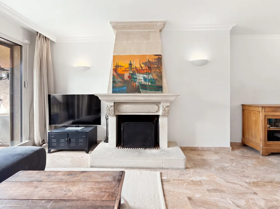 Geräumige 5.5-Zimmer-Familienwohnung mit Balkon und Parkplatz in Carouge