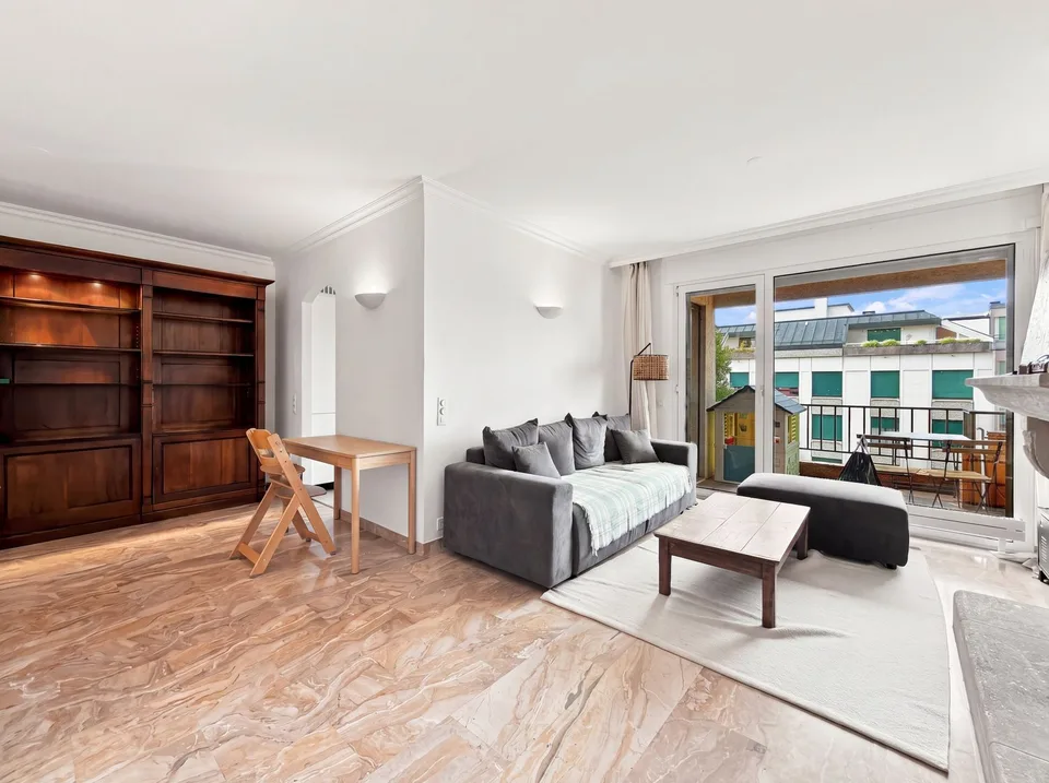Geräumige 5.5-Zimmer-Familienwohnung mit Balkon und Parkplatz in Carouge