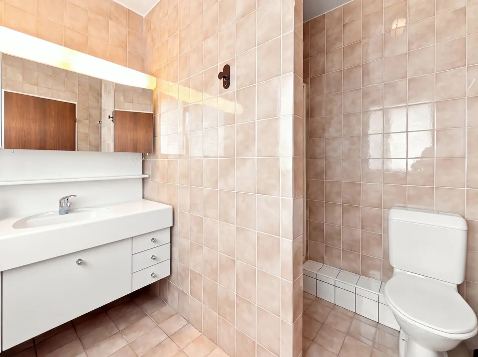 Geräumige 5.5-Zimmer-Familienwohnung mit Balkon und Parkplatz in Carouge