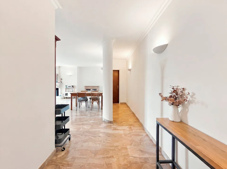 Geräumige 5.5-Zimmer-Familienwohnung mit Balkon und Parkplatz in Carouge