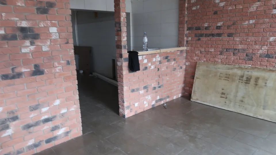 Schönes Gewerbeobjekt/Büro zur Straßenseite – Foto 2 von 3