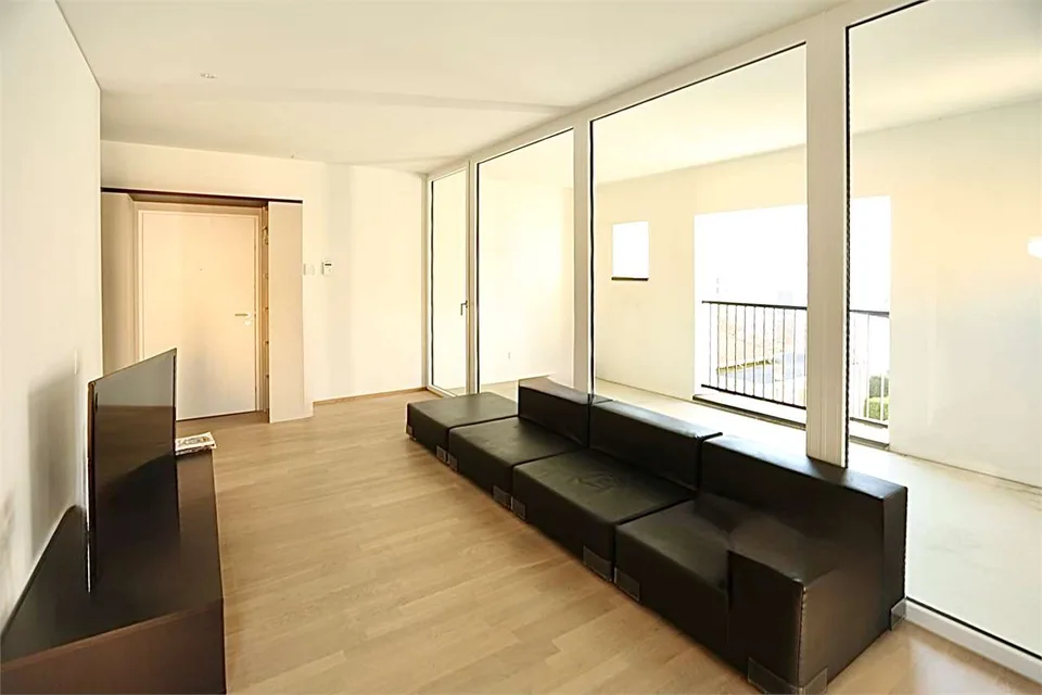 In der Lugano-Innenstadt zu vermieten, möbliertes Loft mit Veranda – Foto 2 von 7