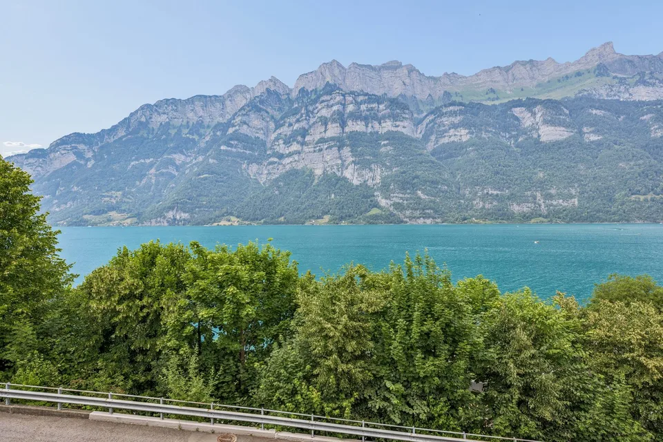 Exclusive 3.5-room apartment as a second home with a dreamy panoramic view of Lake Walensee – photo 23 of 28