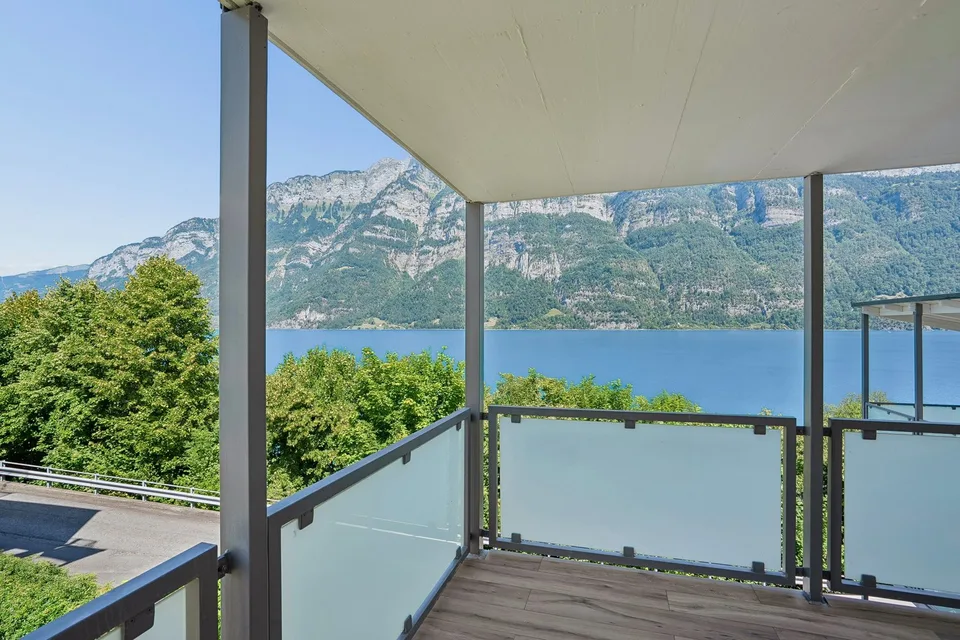 Exclusive 3.5-room apartment as a second home with a dreamy panoramic view of Lake Walensee – photo 8 of 28