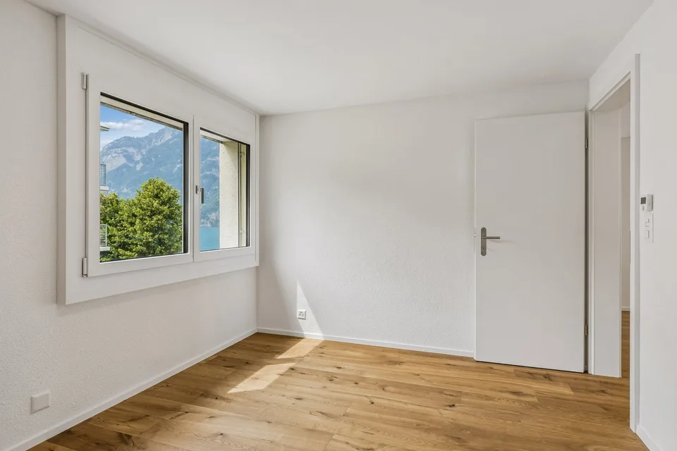 Exclusive 3.5-room apartment as a second home with a dreamy panoramic view of Lake Walensee – photo 15 of 28